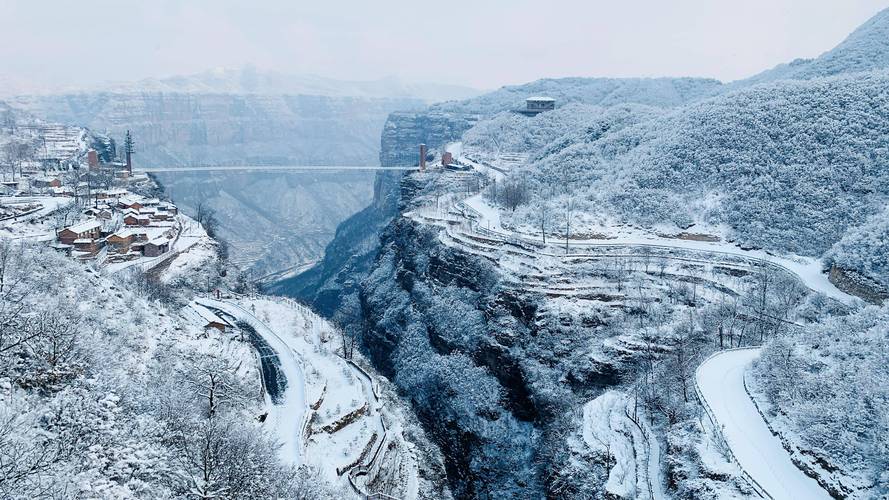 漠河迎来入秋首场降雪，村庄银装素裹宛如童话世界, 你怎么看较强冷空气来袭2021年济宁最冷的温度 视频(424982)